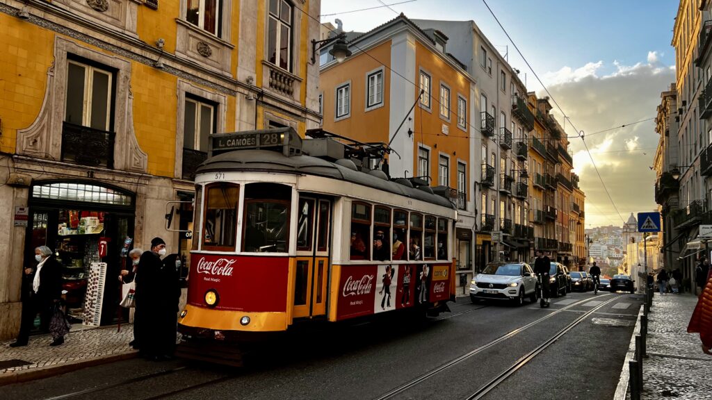 Direction Belém avec le super tram de Lisbonne