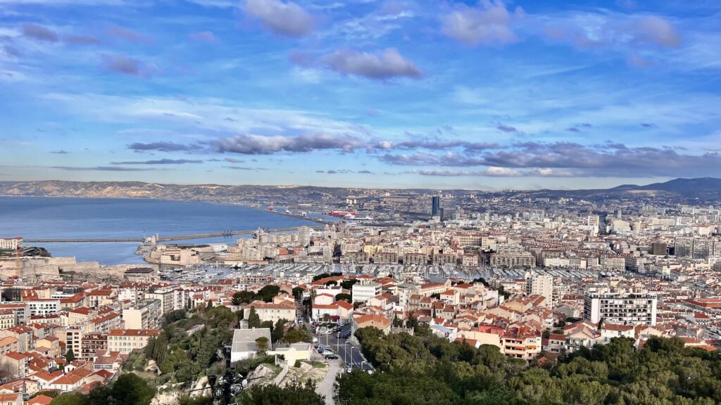 Marseille et son vieux port vue de la basilique
