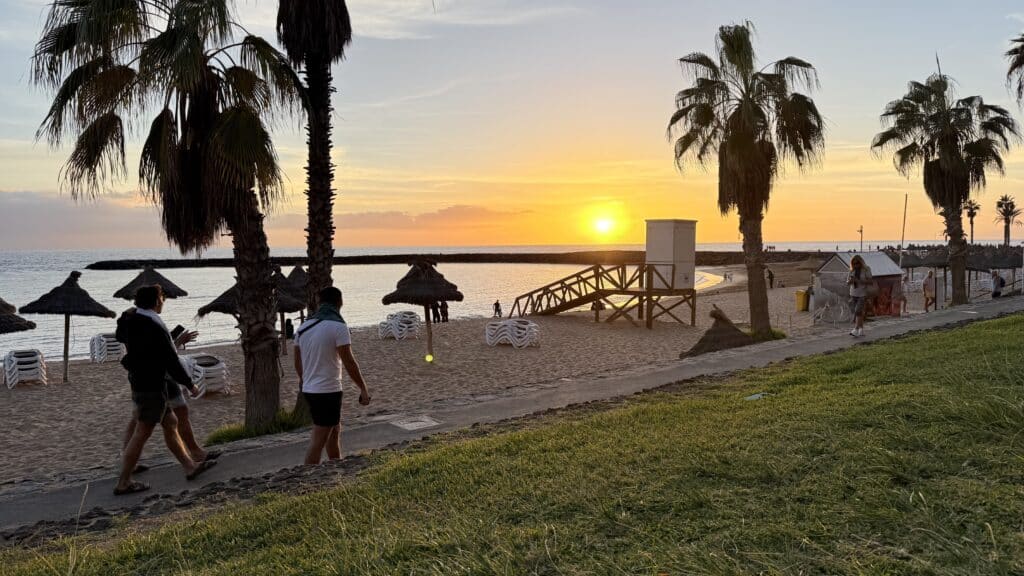 Coucher de soleil à Los Cristianos au sud de Tenerife